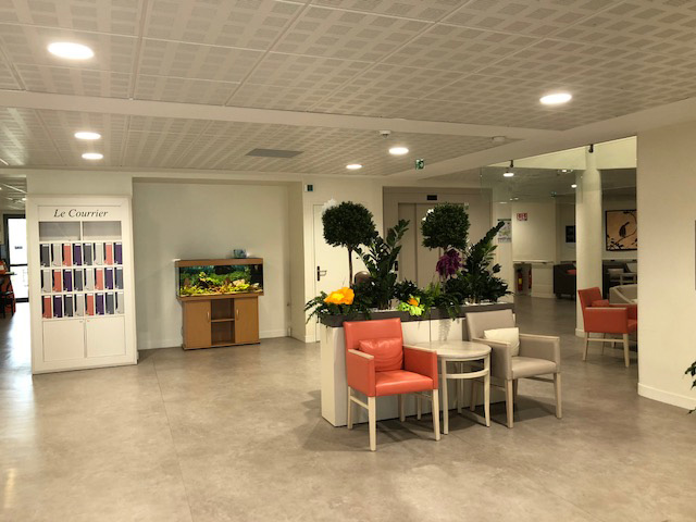 Le courrier est distribué tous les midis en semaine à l'Ehpad Vilanova Corbas