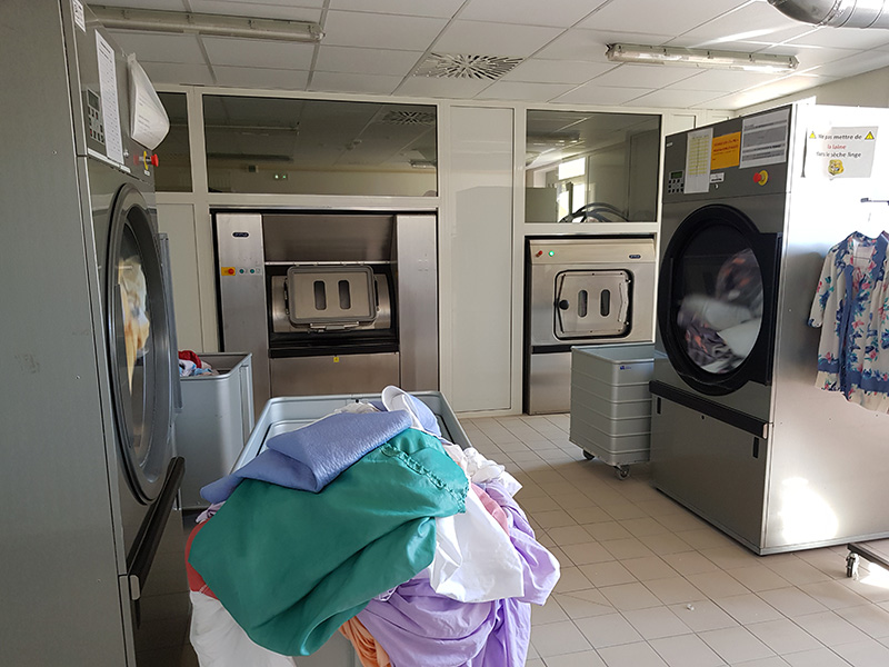Gestion du linge hotelier et personnel à l'Ehpad Vilanova Corbas